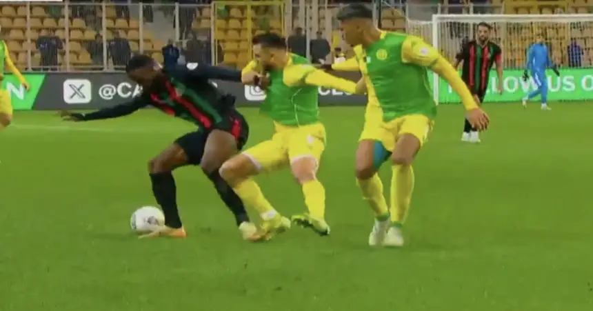 التعادل السلبي يحسم مواجهة الجيش الملكي أمام شبيبة القبائل في دوري الأبطال